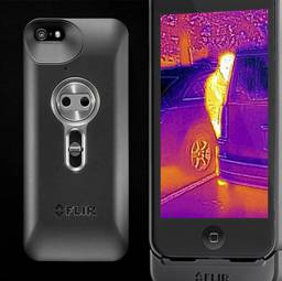 Lo smartphone diventa termocamera con Flir One